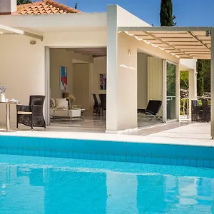 Sterna - Contemporary With Private Pool & Sea Views, Fiskardo